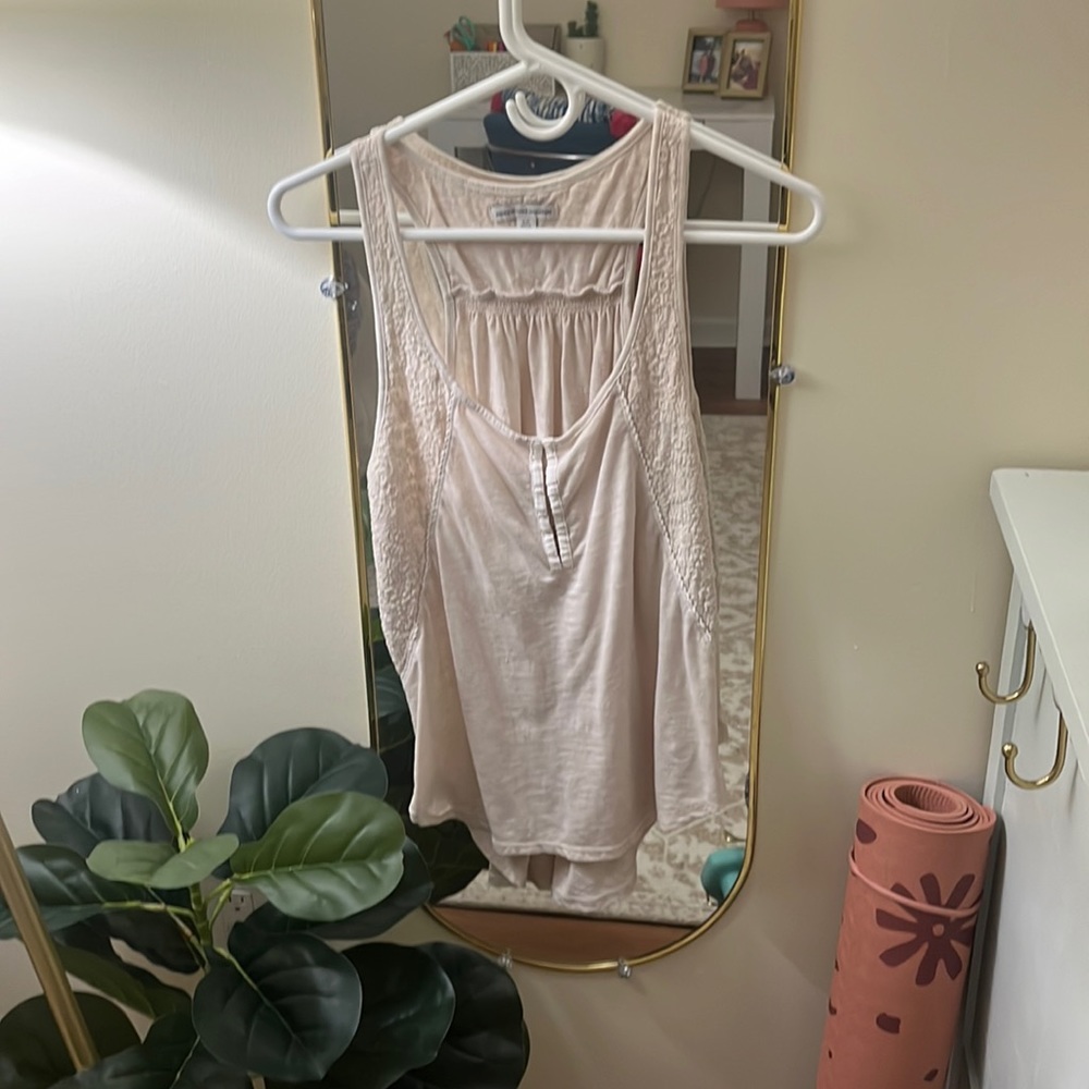 American Eagle cream tank top